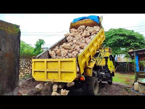 Truk Jomplang Mobil Dump Truk Canter Ragasa Pengangkut Batu Gunung