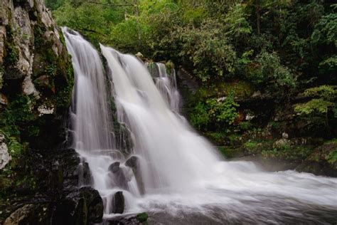 13 Best Waterfalls in the Smoky Mountains You Must Visit