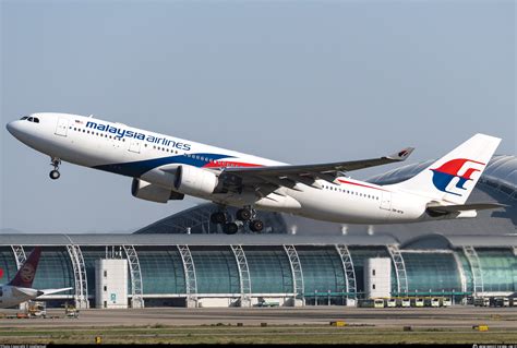 M Mtw Malaysia Airlines Airbus A Photo By Intellectual Id