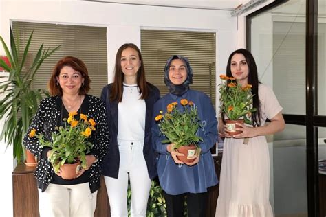 Başkan Durbay kadın personellere Anneler Günü jesti yaptı Son Dakika