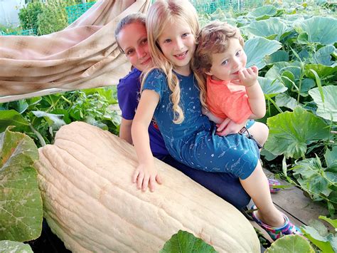 1045 Lb World Record Butternut Squash 2022 Worldwide Giant Growers