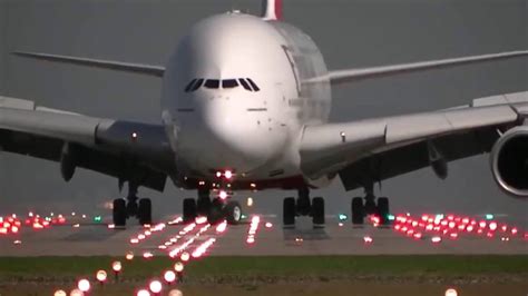 The Biggest Passenger Airplane Emirates Airbus A380 Youtube