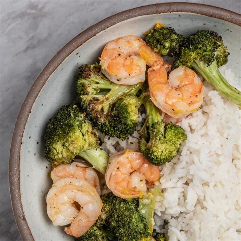 One Pan Roasted Shrimp and Broccoli - Sidewalk Shoes