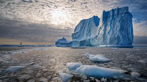 Iceberg in Greenland - backiee