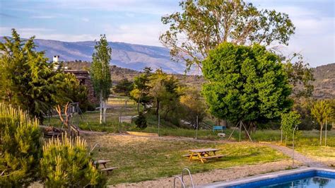 Agosto Y Naturaleza En El Campamento Familiar Y Campo De Voluntariado