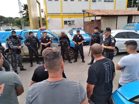 PM e BAC realiza operação no Jacaré após invasão do Comando Vermelho na