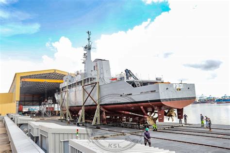 KENYA NAVY SHIP SHUPAVU FLOATATION AND MOUNTING OF DAVIT CRANE – Kenya ...