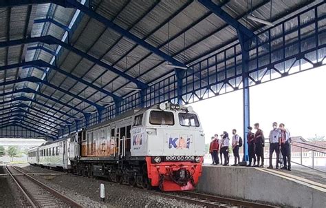 Kereta Api Pangrango Bogor Sukabumi Kembali Beroperasi Halaman