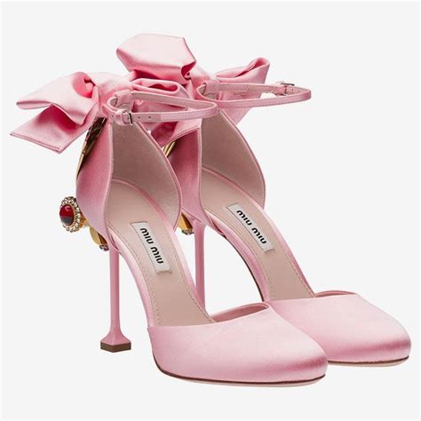 Объект желания: туфли для Золушки от Miu Miu | Fashion shoes, Heels ...