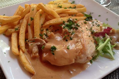 Recette ESCALOPES DE POULET SAUCE NORMANDE Sur MIAM ET BON Blog De