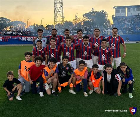 San Lorenzo Le Gan A River Y Complet El Cuadro Enfrentar A Campana