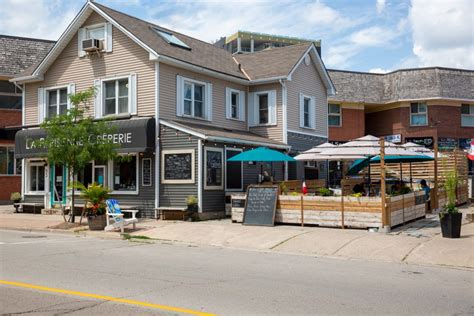 Perfect Summer Patios Bronte Look Local Oakville And Burlington