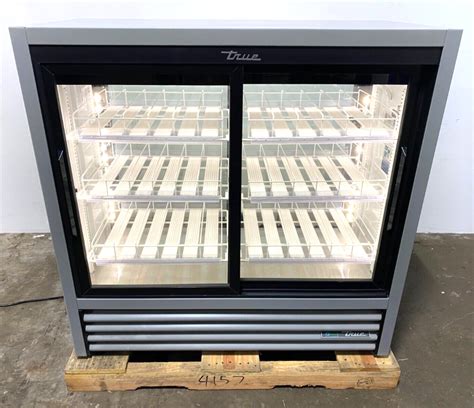 True GDM 41CPT 48 HC LD Two Section Glass Door Merchandiser PASS