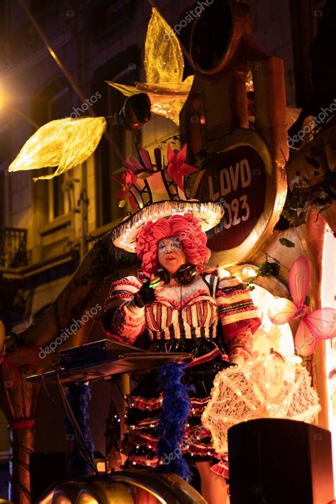 Aalst B Lgica De Febrero De Bailarina De Carnaval