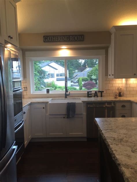 Farmhouse Kitchen, white shaker cabinets, farmhouse Franke sink ...