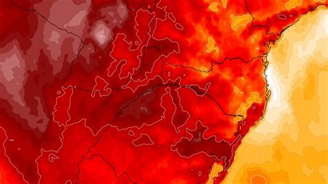 Calor fora de época não dá trégua e vai seguir ainda por vários dias