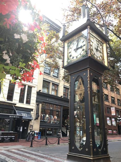 Vancouver Steam Clock | Vancouver nightlife, Downtown vancouver ...