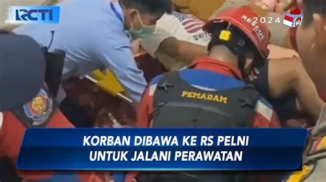 Petugas Damkar Evakuasi Anggota Polisi Terkena Sakit Jantung Di Tambora