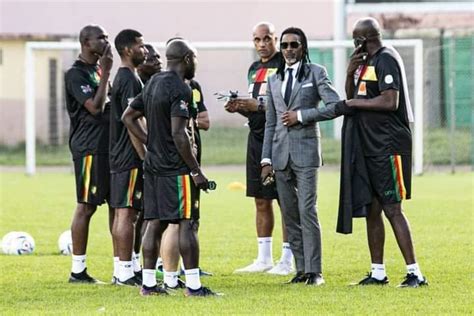 RIGOBERT SONG REMPORTE LA COUPE DU MONDE DES MANNEQUINS Coups Francs