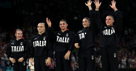 Litalia Della Ginnastica Artistica Vince Largento Alle Olimpiadi Di