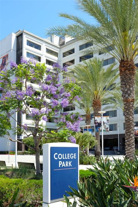 California College Campus editorial photo. Image of royce - 7614661