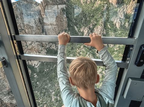 Riding the Sandia Peak Tramway | Raising Hikers