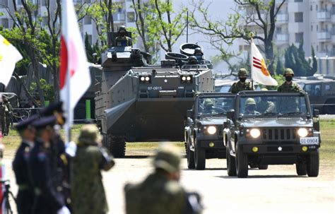 「日本版海兵隊」陸自水陸機動団が観閲式 南西諸島の防衛想定 写真特集29 毎日新聞