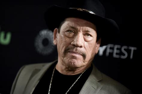 „machete Film Star Danny Trejo Rettet Kind Aus Unfall Auto Wird Als