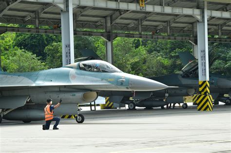 Penerbang F Tni Au Dan Usaf Mulai Berhadapan Dalam Taktik Tempur