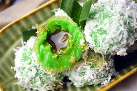 Klepon Pandan Glutinous Rice Balls With Palm Sugar Filling Jaja Bakes