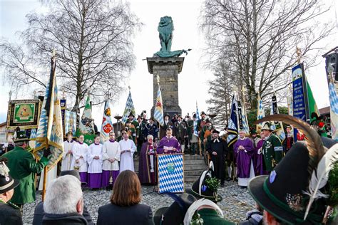 Gebirgsschützen gedenken der Sendlinger Mordweihnacht Bilder