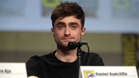 Daniel Radcliffe Nous Lit Le Premier Chapitre De Harry Potter Et La