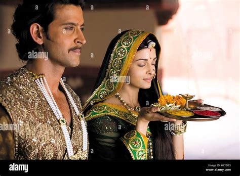 JODHAA AKBAR, from left: Hrithik Roshan, Aishwarya Rai, 2008 Stock ...