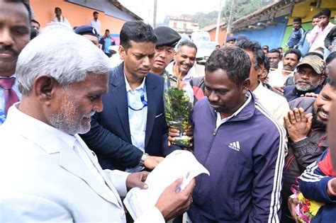 Cm चंपाई सोरेन ने पैतृक गांव में सुनीं लोगों की समस्याएं त्वरित समाधान का दिया भरोसा Hpbl