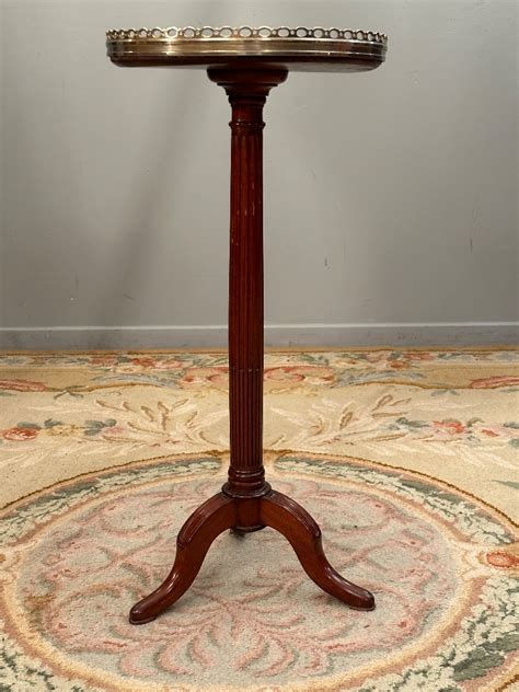 Gueridon Porte Torch Re En Acajou De Style Louis Xvi Epoque Xix Me