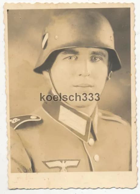 FOTO STAHLHELM PORTRAIT Soldat Der Wehrmacht Mit M 40 Helm Infanterie