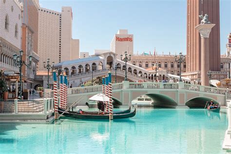 43 Romantic Things To Do In Vegas For Couples A Locals Guide My