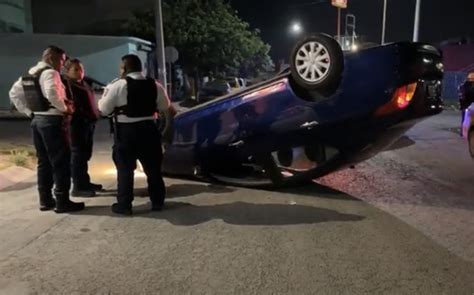 Conductor Vuelca Al Tomar Una Curva A Exceso De Velocidad En Saltillo