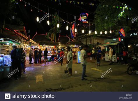 night market in siem reap Stock Photo - Alamy