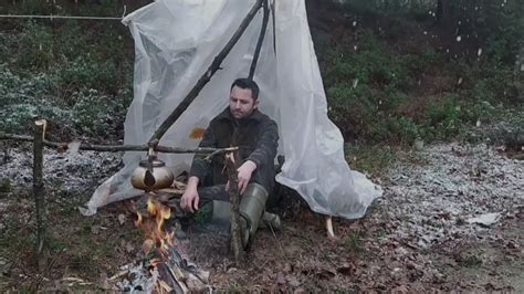 ORMANDA KIŞ KAMPI KARDA ÇAKALLAR İÇİNDE KAMP BUSHCRAFT WİNTER CAMP