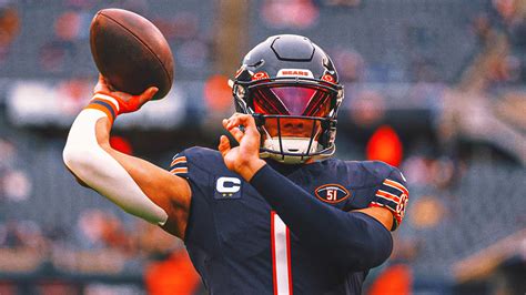 Justin Fields Reportedly Had Toxic Relationships With Veteran Bears