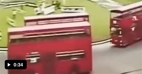 Double Decker Bus Racing In Gag