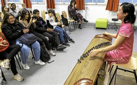 Un concert de guzheng au collège de Kerhallet à Brest Le Télégramme