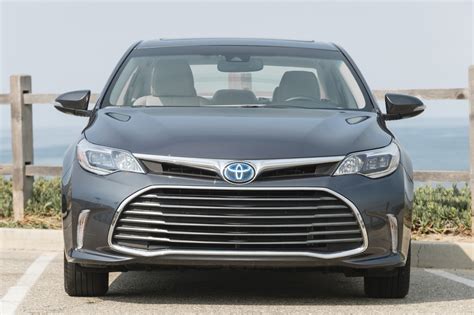 Used 2017 Toyota Avalon Hybrid For Sale Pricing Features Edmunds