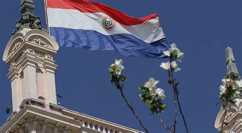 Diario HOY Paraguay Coloca Bonos Por US 826 Millones Y Logra Estatus