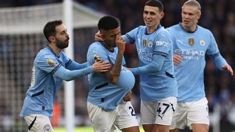 Manchester City A Duras Penas Enfim Vence