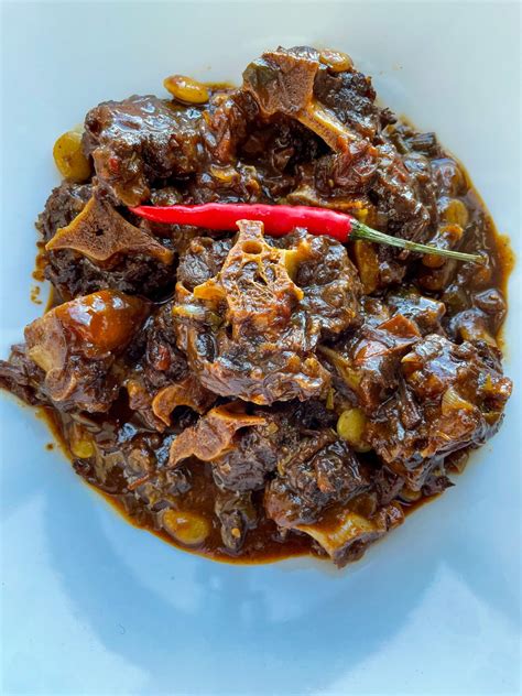 Jamaican Style Stewed Oxtail And Beans Pressure Cooked Jamdown Foodie