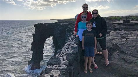 Hōlei Sea Arch Viewing Area At Hawai'i Volcanoes National Park