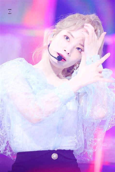 People Are Calling Twices Dahyun Elsa After How Amazing She Looked