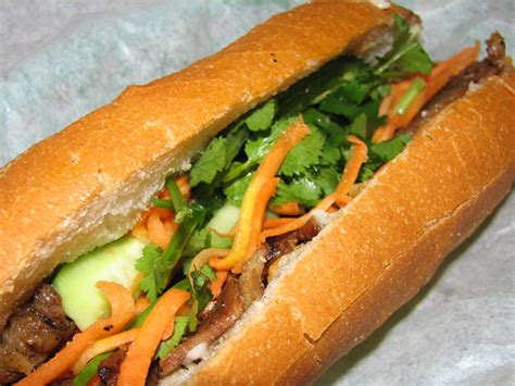 Bánh Mì Thịt Nướng | Vietnamese sandwich from a shop near do… | Flickr